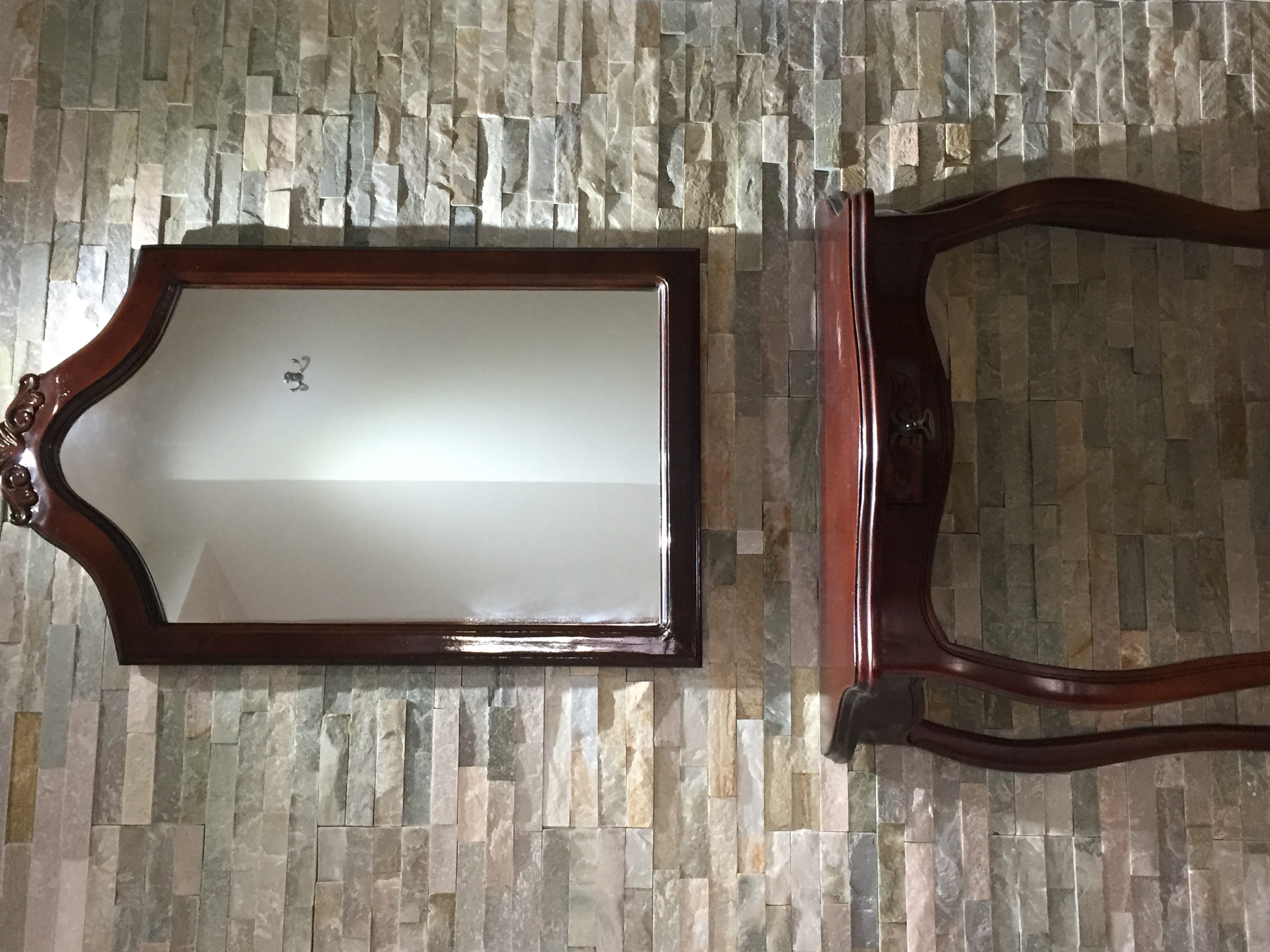 Espejo y Mesa | Pintada en Cedro Arreglo Reparacion de muebles a domicilio 