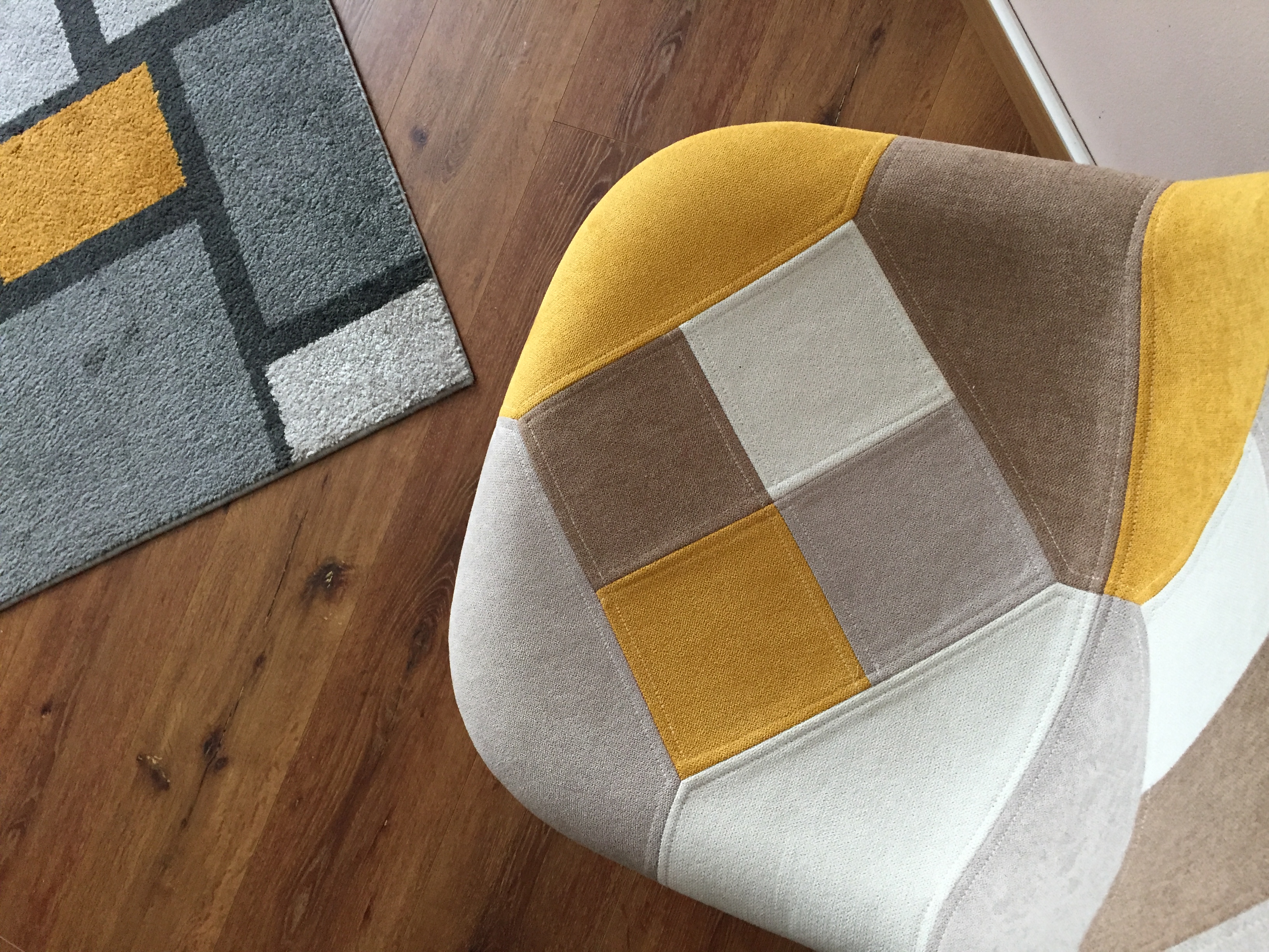 Silla Decorativa | Tapizada y Pintada Arreglo Reparación de muebles a domicilio